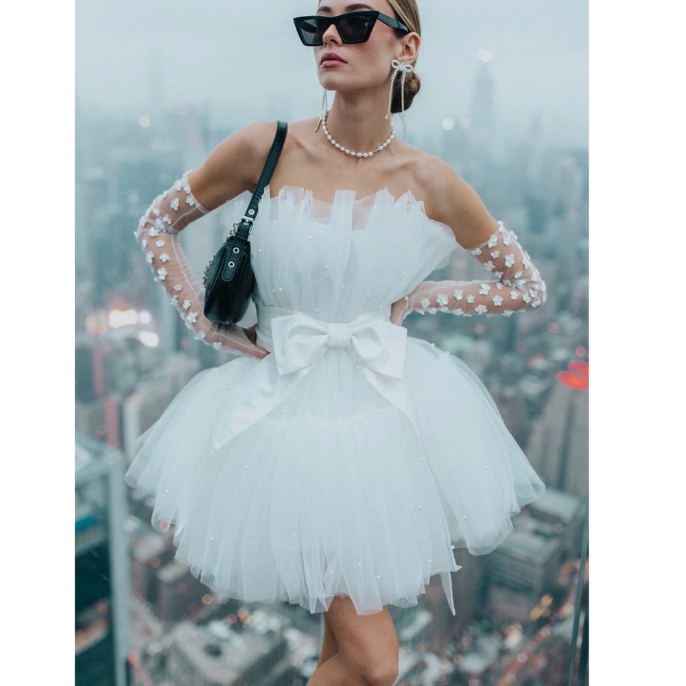 Untamed Petals Arlington Mini size 6